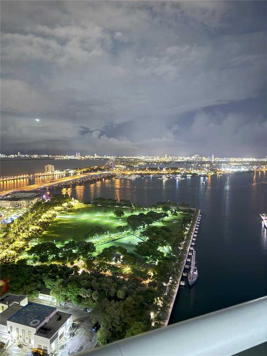 Small Image of 888 BISCAYNE BLVD #3311, Miami Number 6