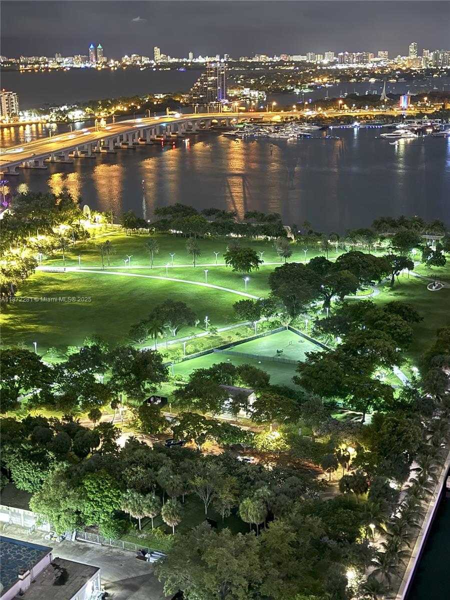 Small Image of 888 BISCAYNE BLVD #3311, Miami Number 9