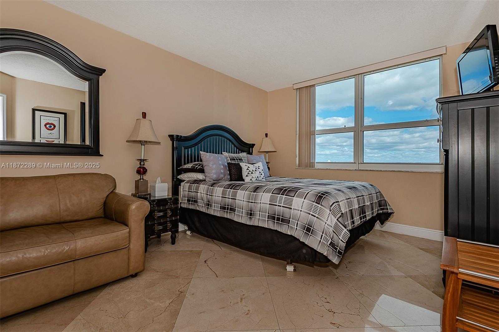 Small Image of 90 ALTON RD #1001, Miami Beach Number 19