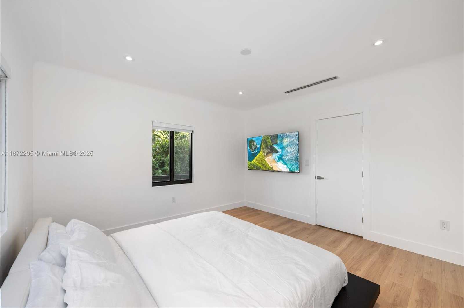 Small Image of 900 WEST 47TH CT, Miami Beach Number 10