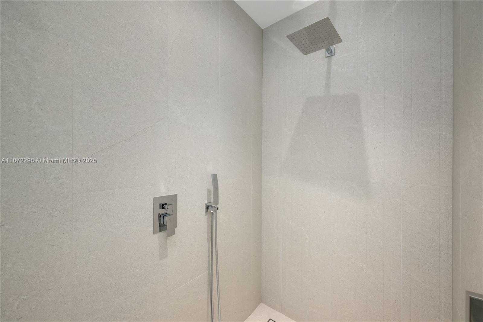Small Image of 900 WEST 47TH CT, Miami Beach Number 12