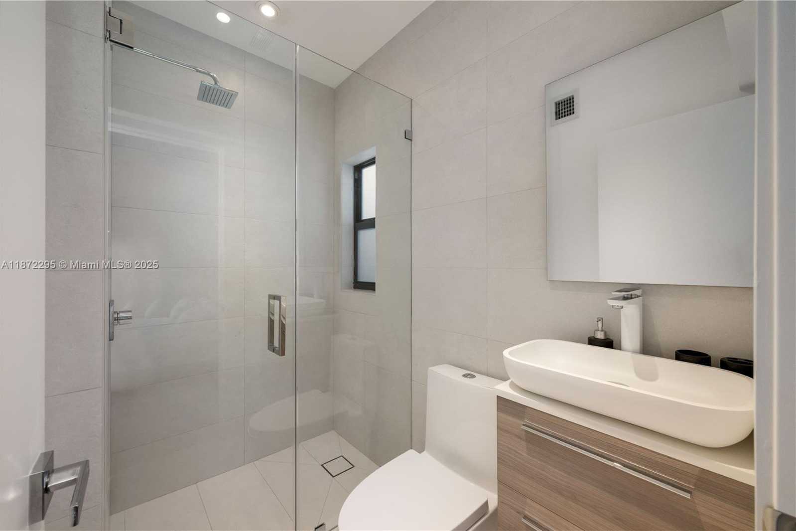 Small Image of 900 WEST 47TH CT, Miami Beach Number 14