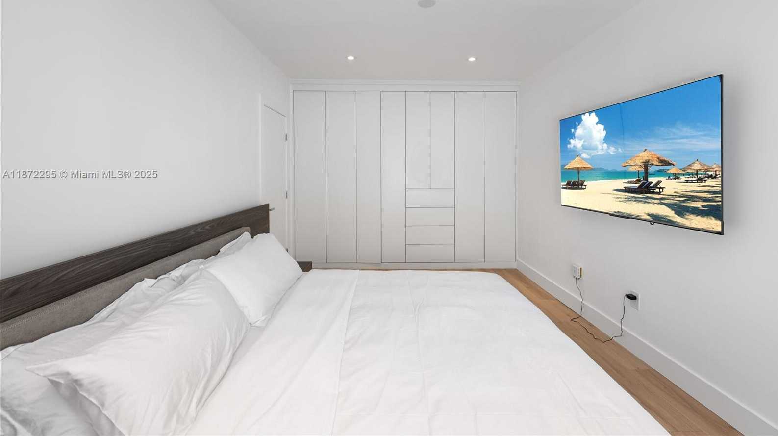 Small Image of 900 WEST 47TH CT, Miami Beach Number 15