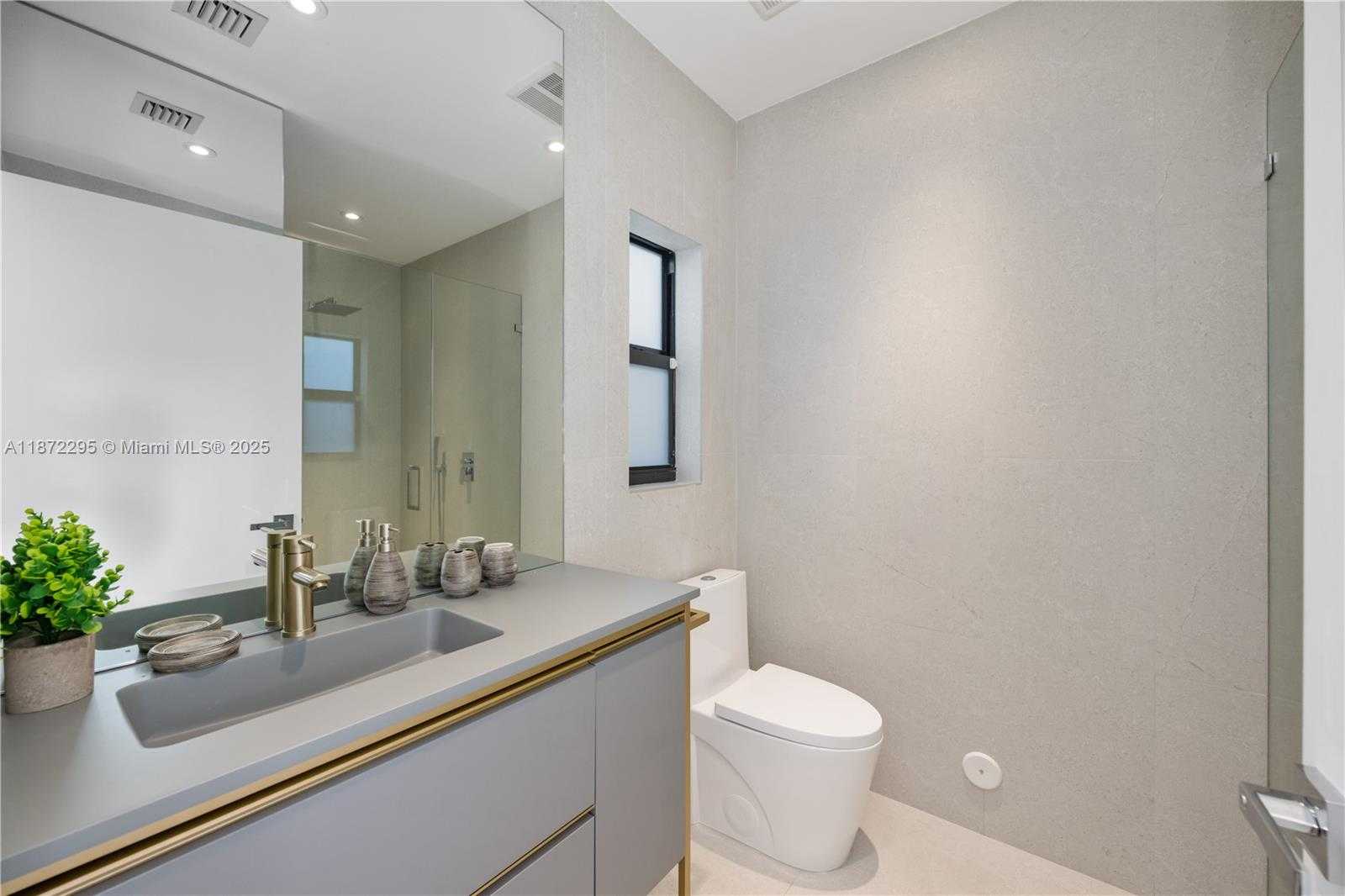 Small Image of 900 WEST 47TH CT, Miami Beach Number 18