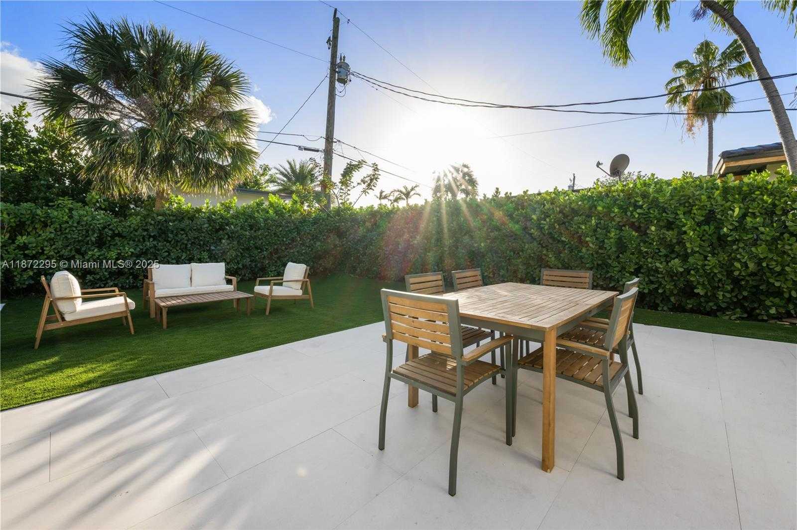 Small Image of 900 WEST 47TH CT, Miami Beach Number 20