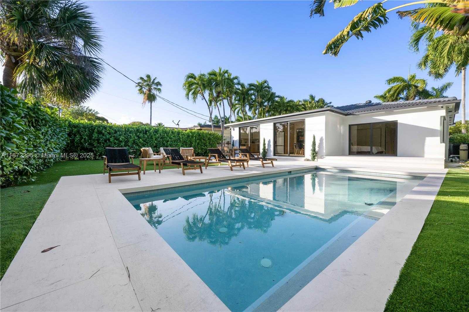 Small Image of 900 WEST 47TH CT, Miami Beach Number 21