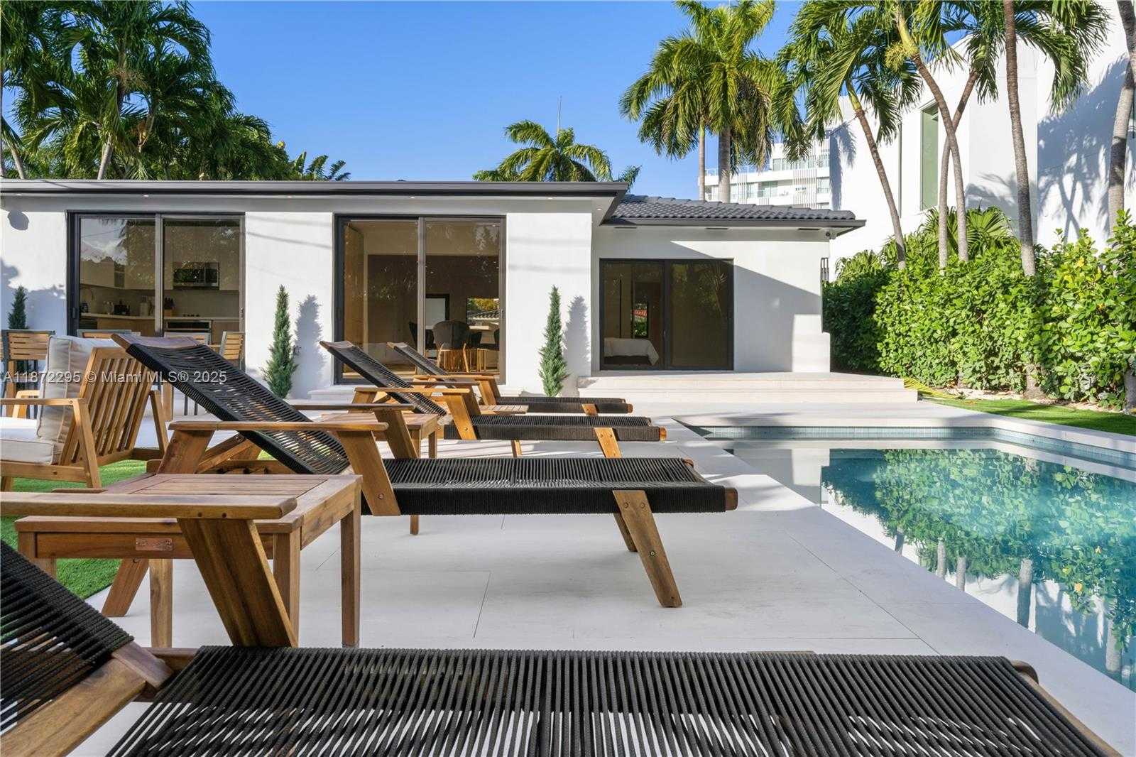 Small Image of 900 WEST 47TH CT, Miami Beach Number 22