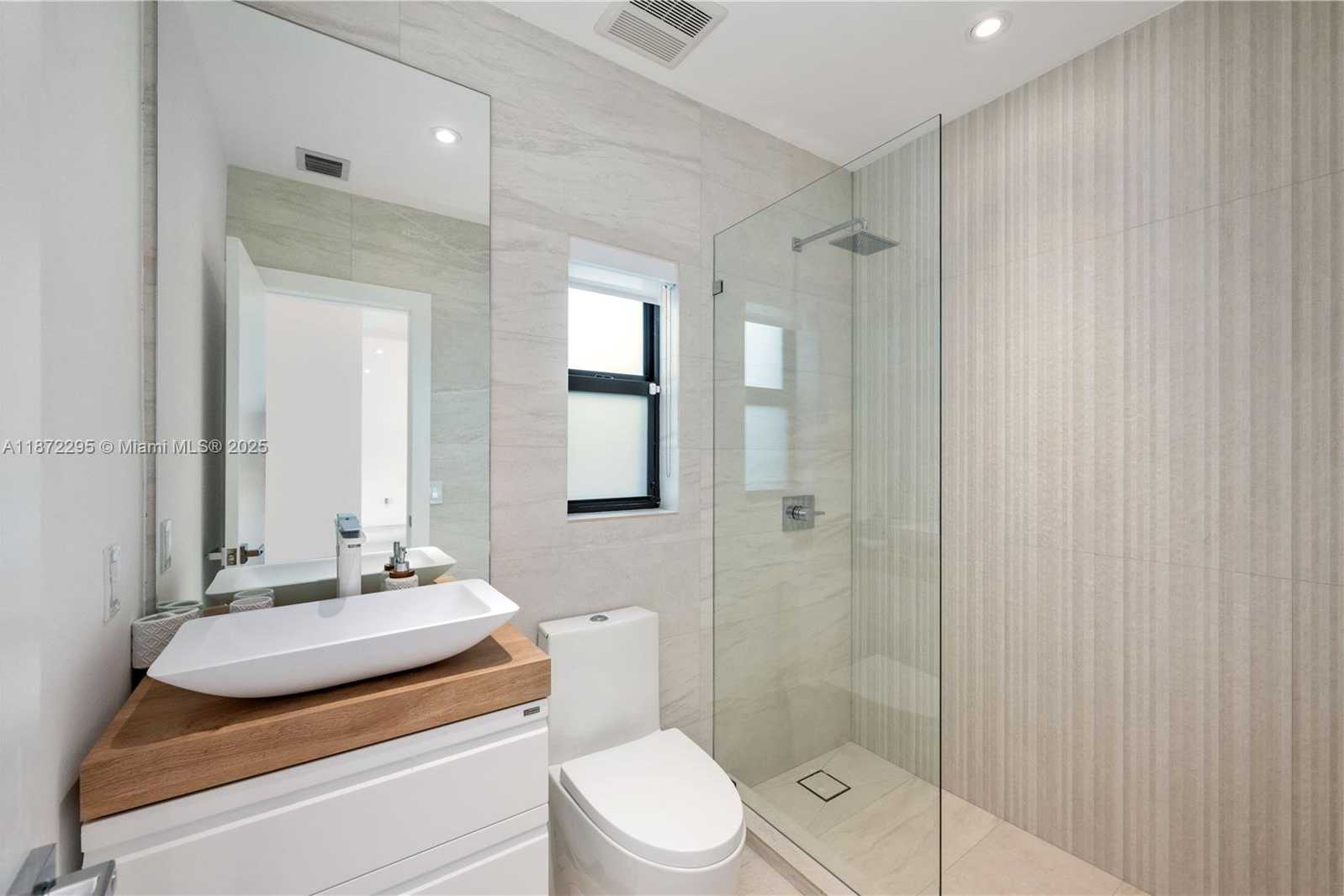 Small Image of 900 WEST 47TH CT, Miami Beach Number 23