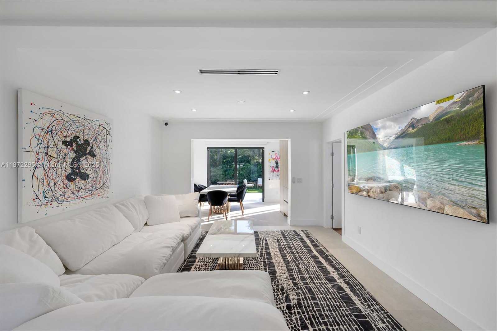 Small Image of 900 WEST 47TH CT, Miami Beach Number 5