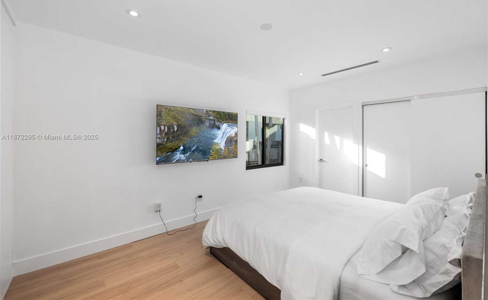 Small Image of 900 WEST 47TH CT, Miami Beach Number 8