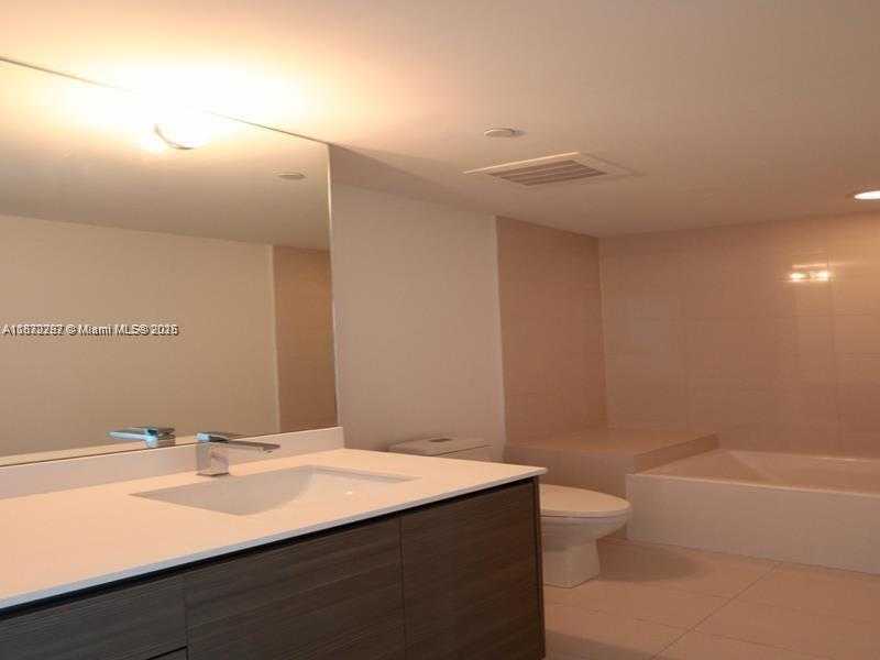 Small Image of 460 NORTH EAST 28 ST #2505, Miami Number 13