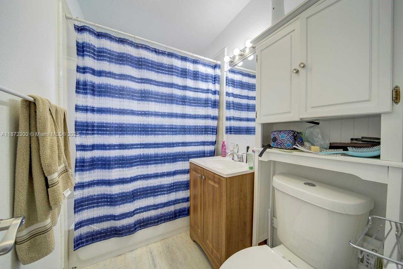 Small Image of 1070 NORTH WEST 132ND ST, North Miami Number 11