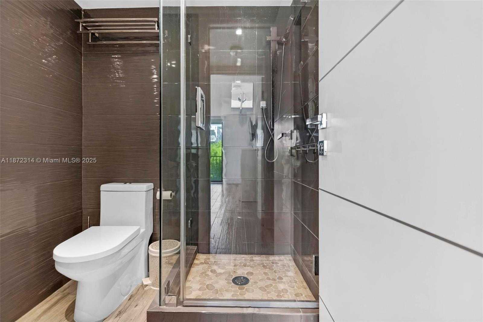 Small Image of 2625 COLLINS AVE #318, Miami Beach Number 29