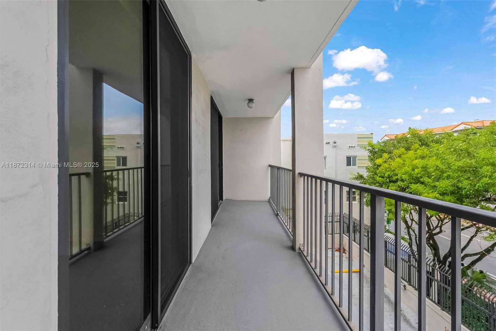 Small Image of 2625 COLLINS AVE #318, Miami Beach Number 32