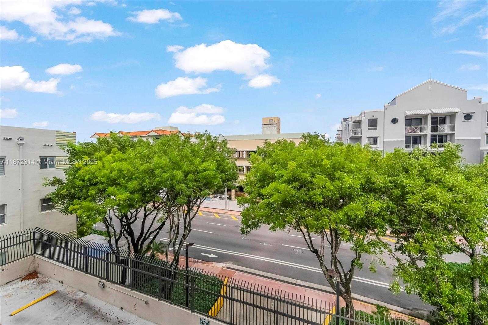 Small Image of 2625 COLLINS AVE #318, Miami Beach Number 33