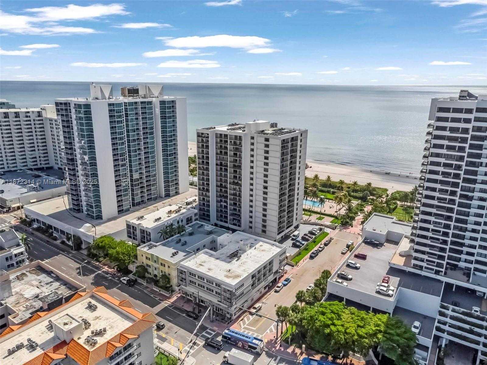 Small Image of 2625 COLLINS AVE #318, Miami Beach Number 36