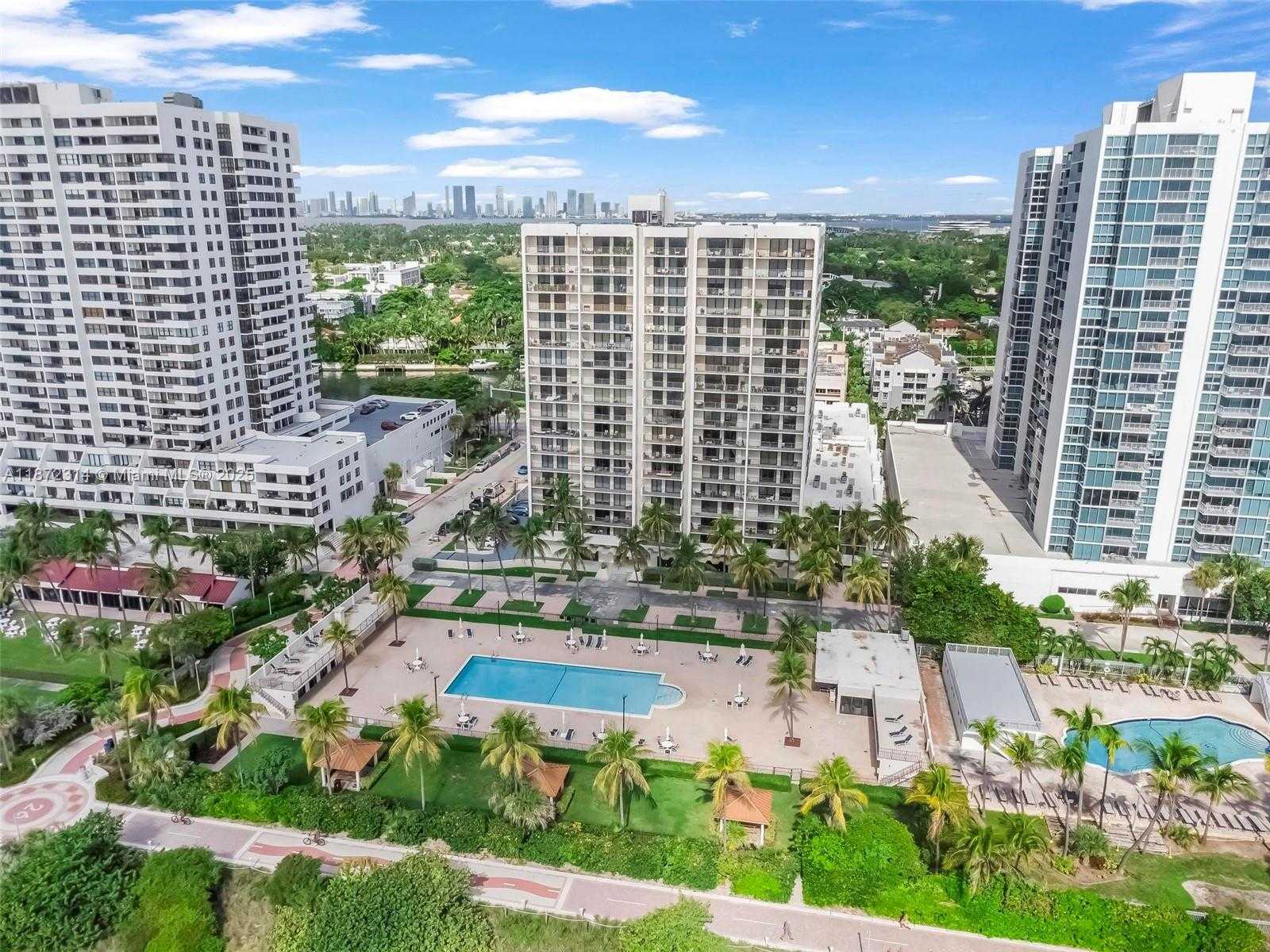 Small Image of 2625 COLLINS AVE #318, Miami Beach Number 39