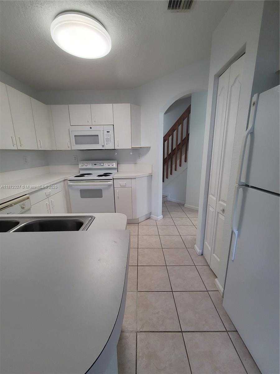 Small Image of 14385 SOUTH WEST 120TH CT #6-7, Miami Number 11