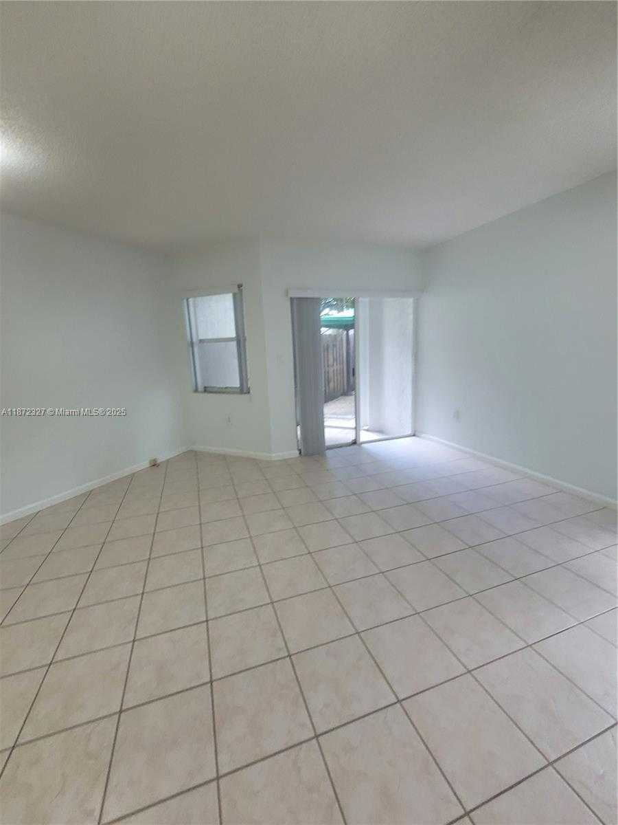 Small Image of 14385 SOUTH WEST 120TH CT #6-7, Miami Number 12