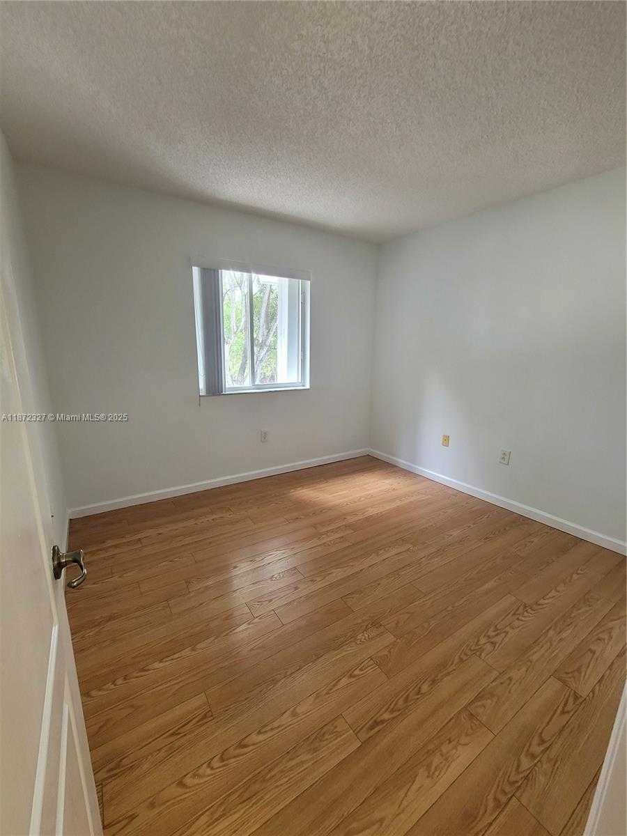 Small Image of 14385 SOUTH WEST 120TH CT #6-7, Miami Number 22