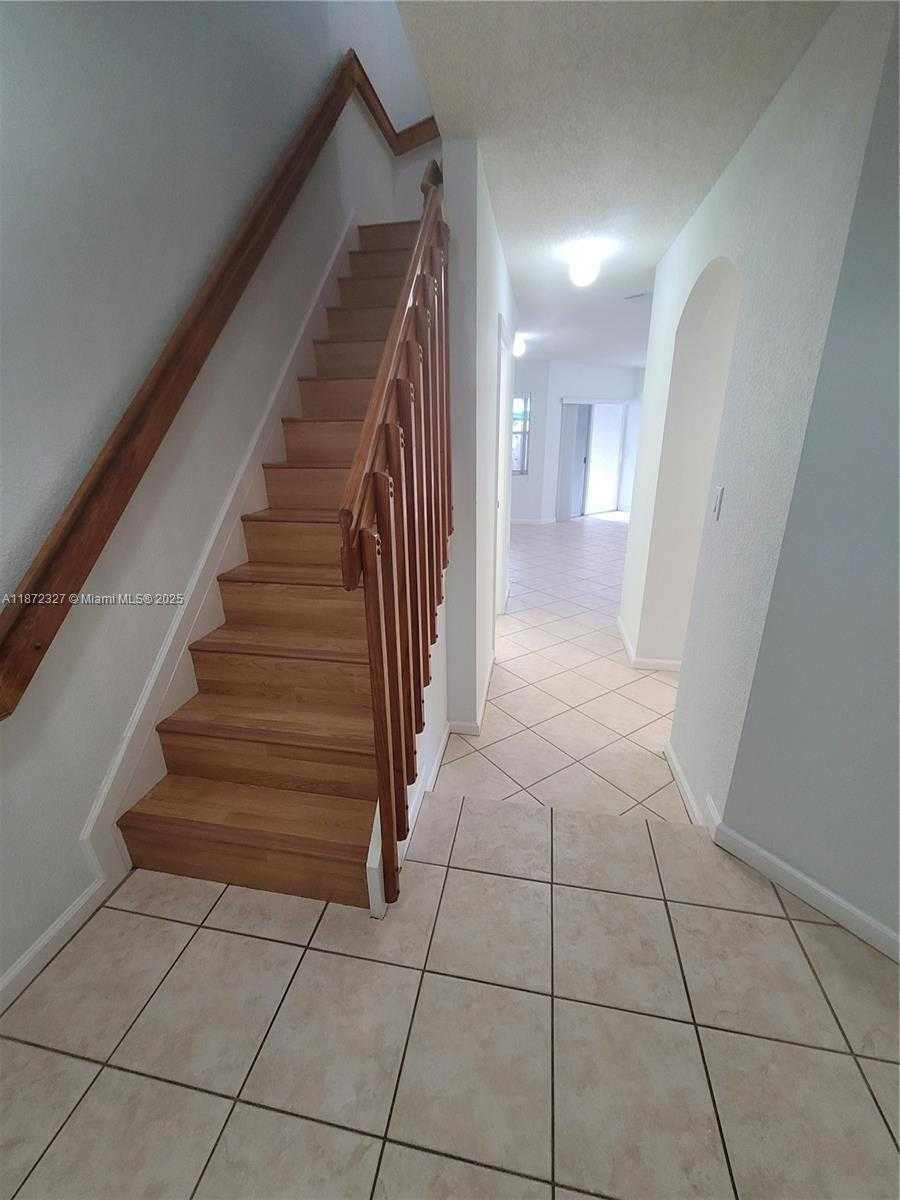 Small Image of 14385 SOUTH WEST 120TH CT #6-7, Miami Number 3