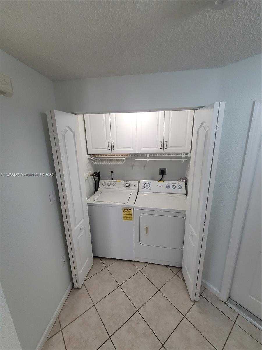 Small Image of 14385 SOUTH WEST 120TH CT #6-7, Miami Number 4
