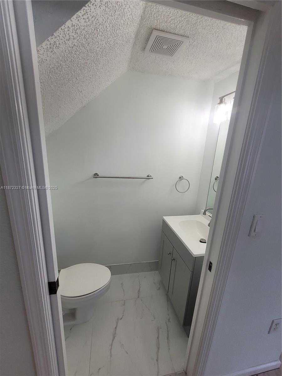 Small Image of 14385 SOUTH WEST 120TH CT #6-7, Miami Number 5