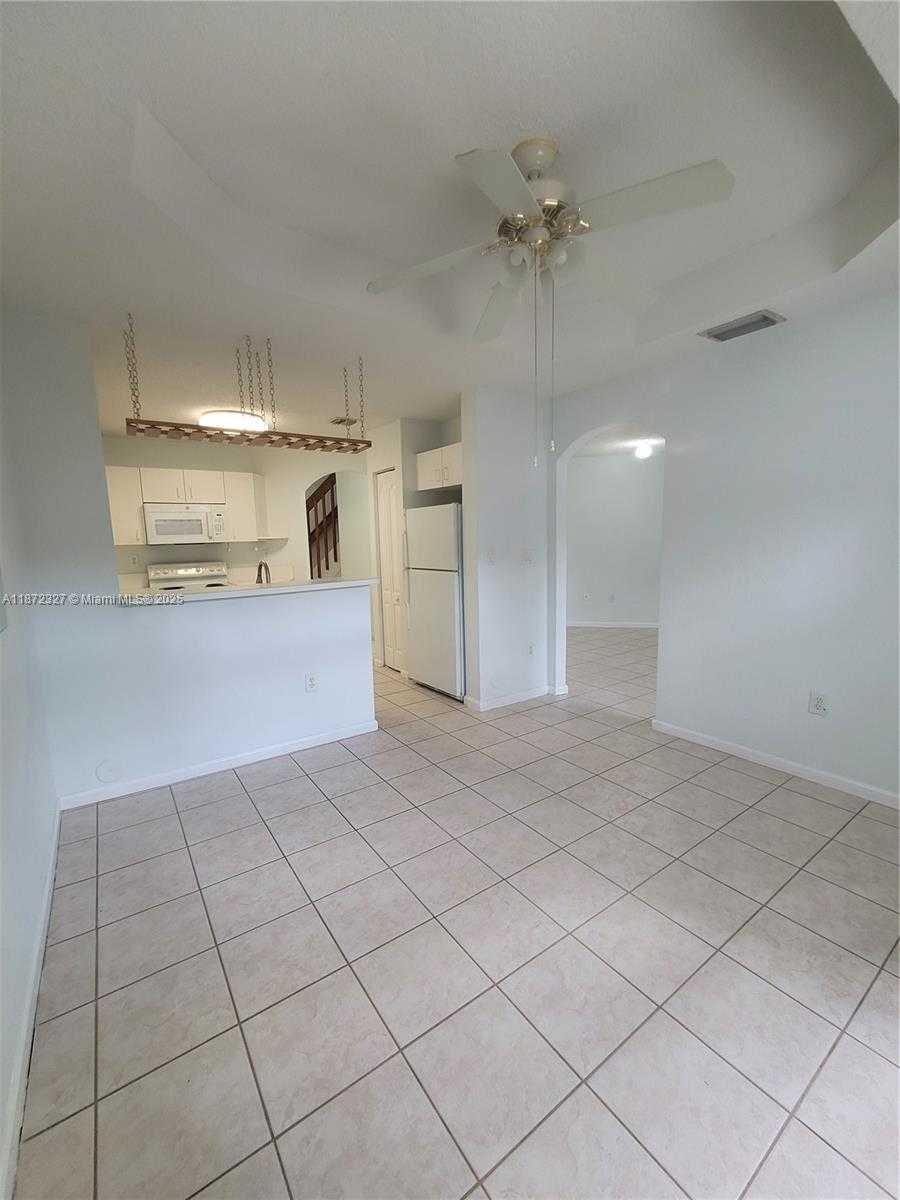 Small Image of 14385 SOUTH WEST 120TH CT #6-7, Miami Number 9