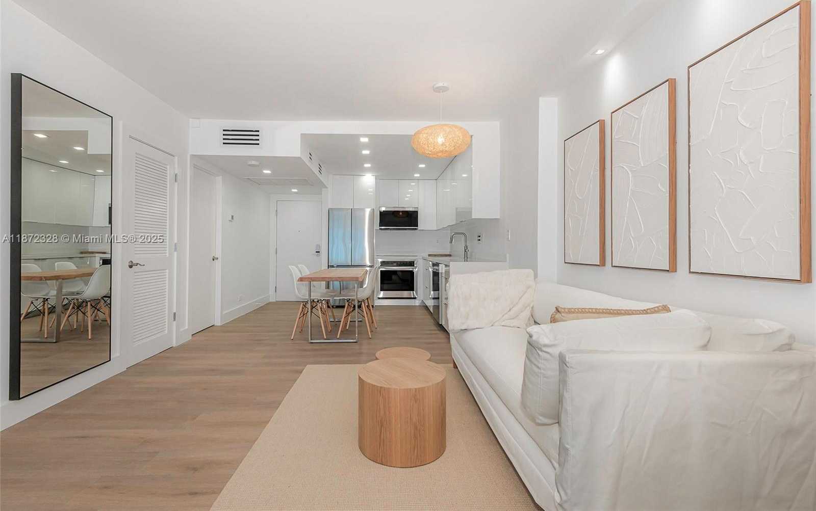 Small Image of 2301 COLLINS AVE #1442, Miami Beach Number 16