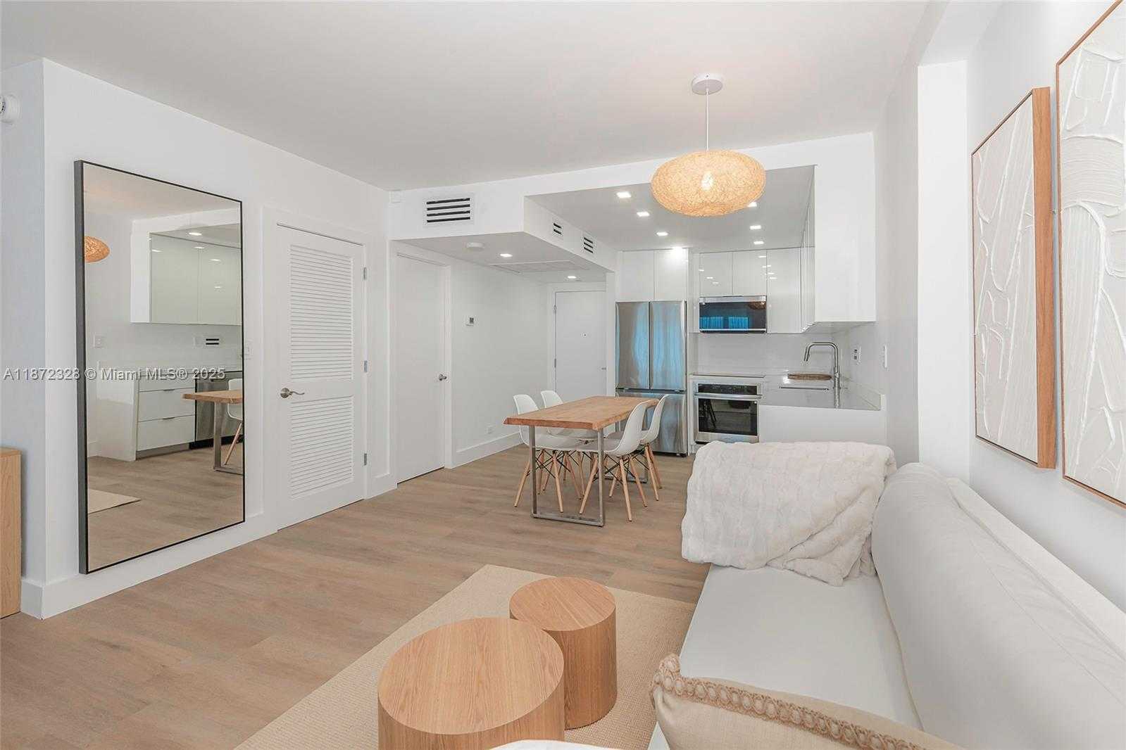 Small Image of 2301 COLLINS AVE #1442, Miami Beach Number 17