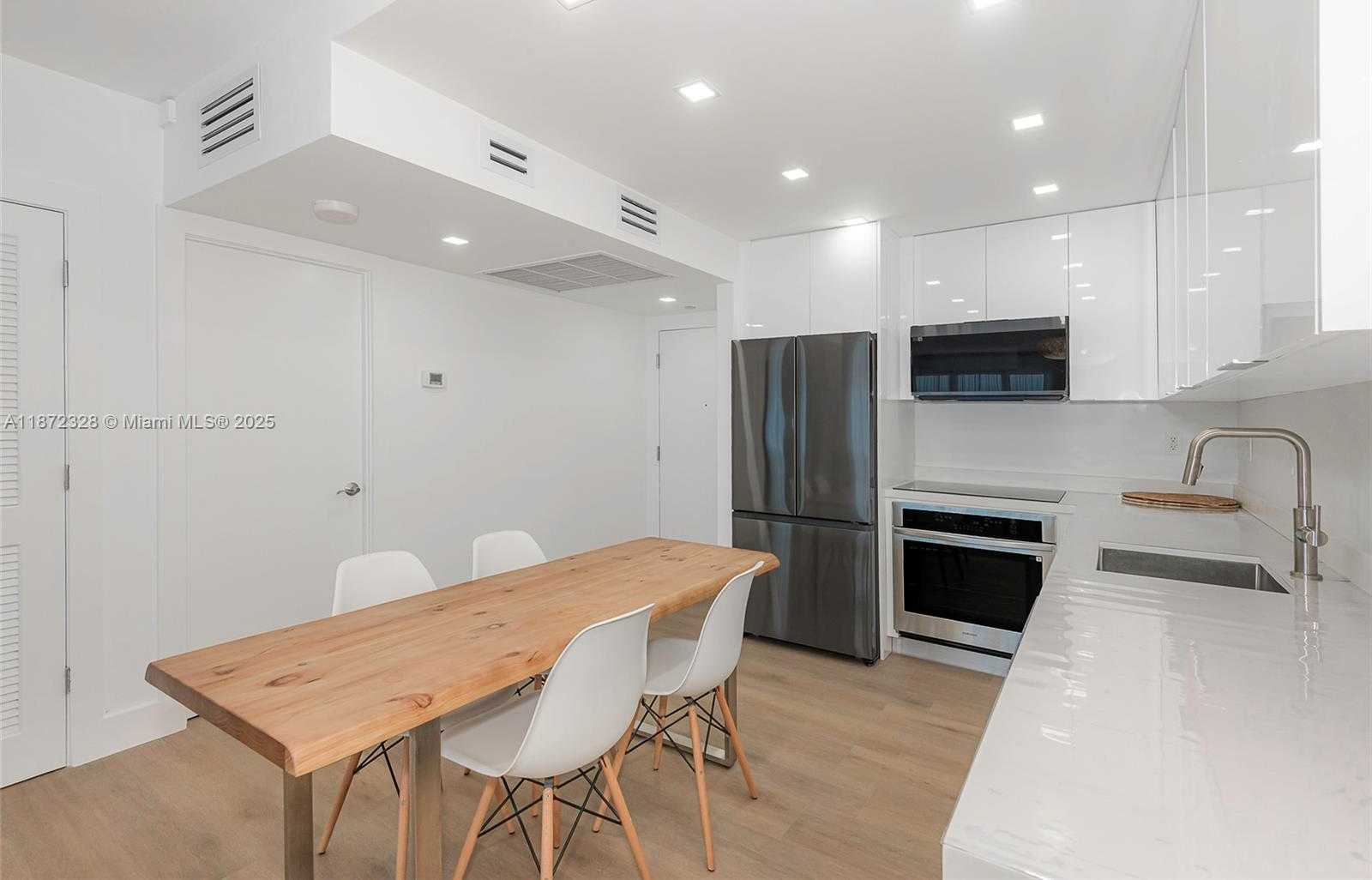 Small Image of 2301 COLLINS AVE #1442, Miami Beach Number 20