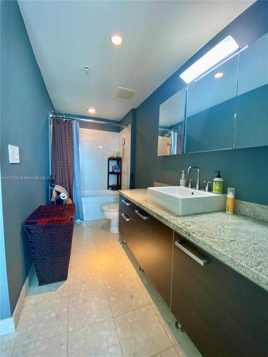 Small Image of 185 SOUTH WEST 7TH ST #1504, Miami Number 9