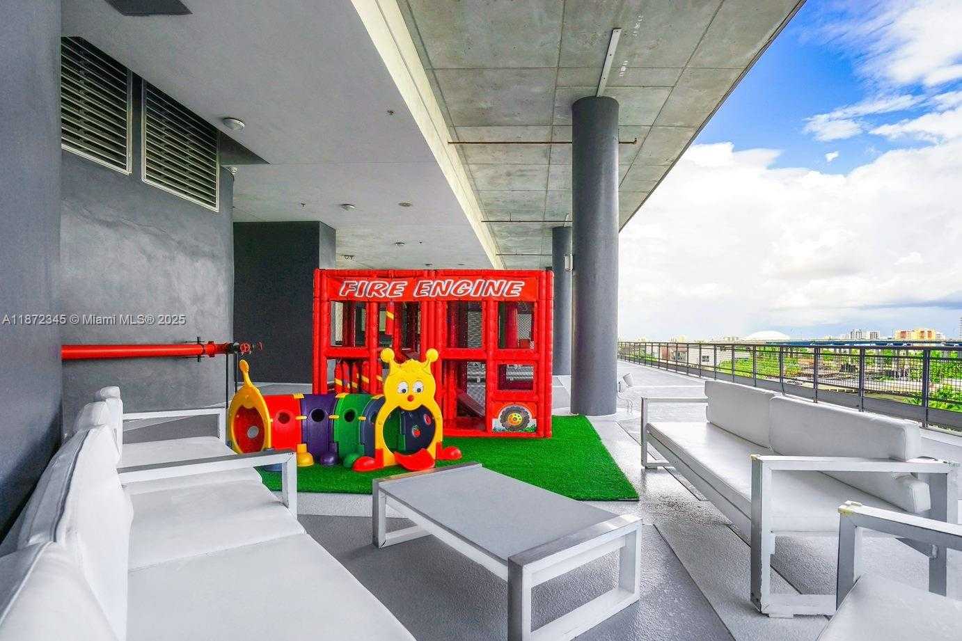 Small Image of 690 SOUTH WEST 1ST CT #2126, Miami Number 16