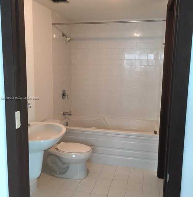 Small Image of 690 SOUTH WEST 1ST CT #2126, Miami Number 4