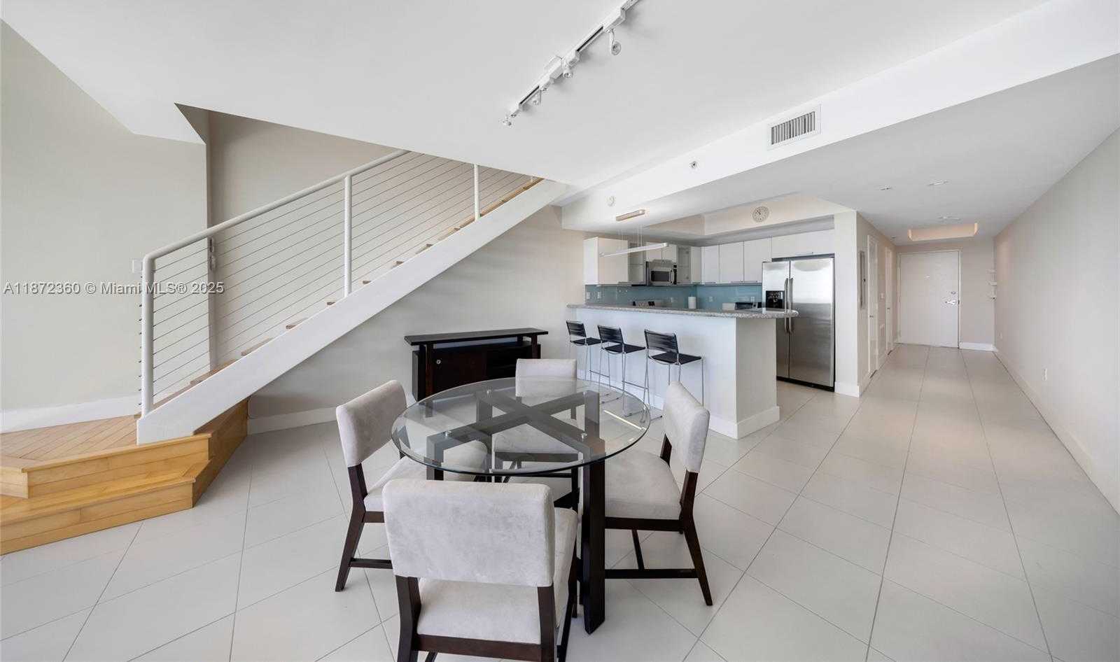 Small Image of 2000 BAY DR #407, Miami Beach Number 13