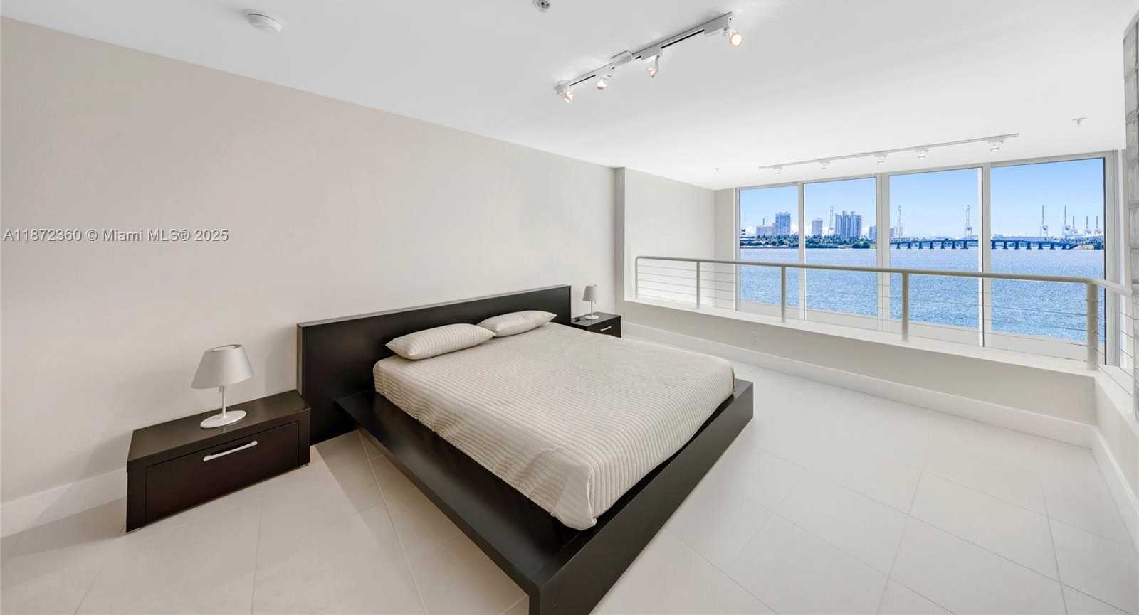 Small Image of 2000 BAY DR #407, Miami Beach Number 20