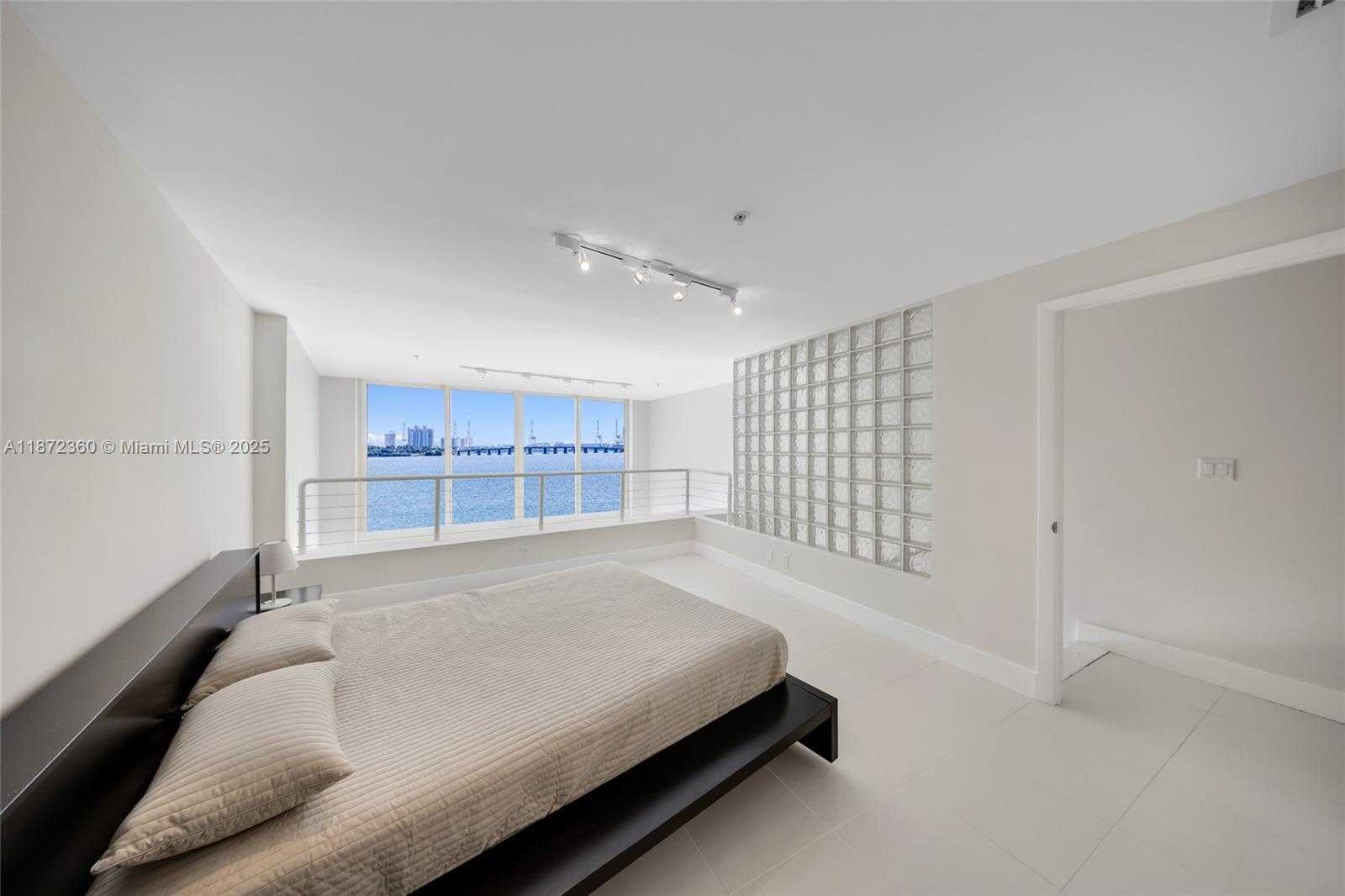 Small Image of 2000 BAY DR #407, Miami Beach Number 23