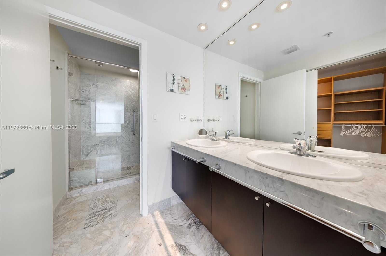 Small Image of 2000 BAY DR #407, Miami Beach Number 25
