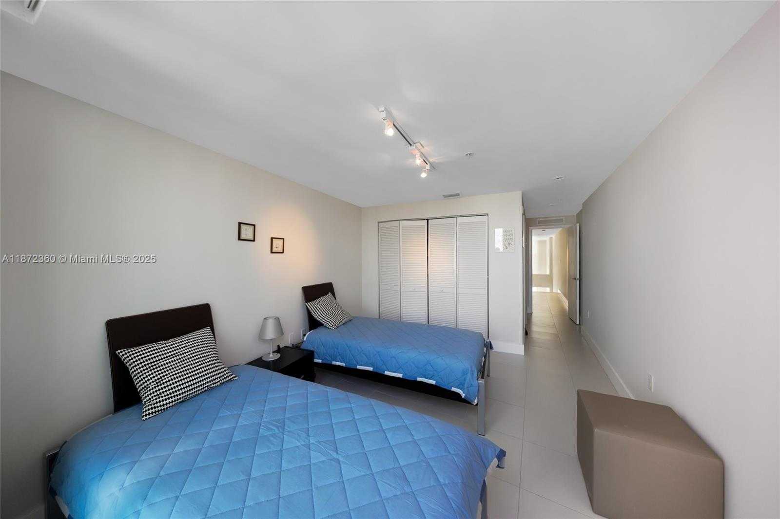 Small Image of 2000 BAY DR #407, Miami Beach Number 28