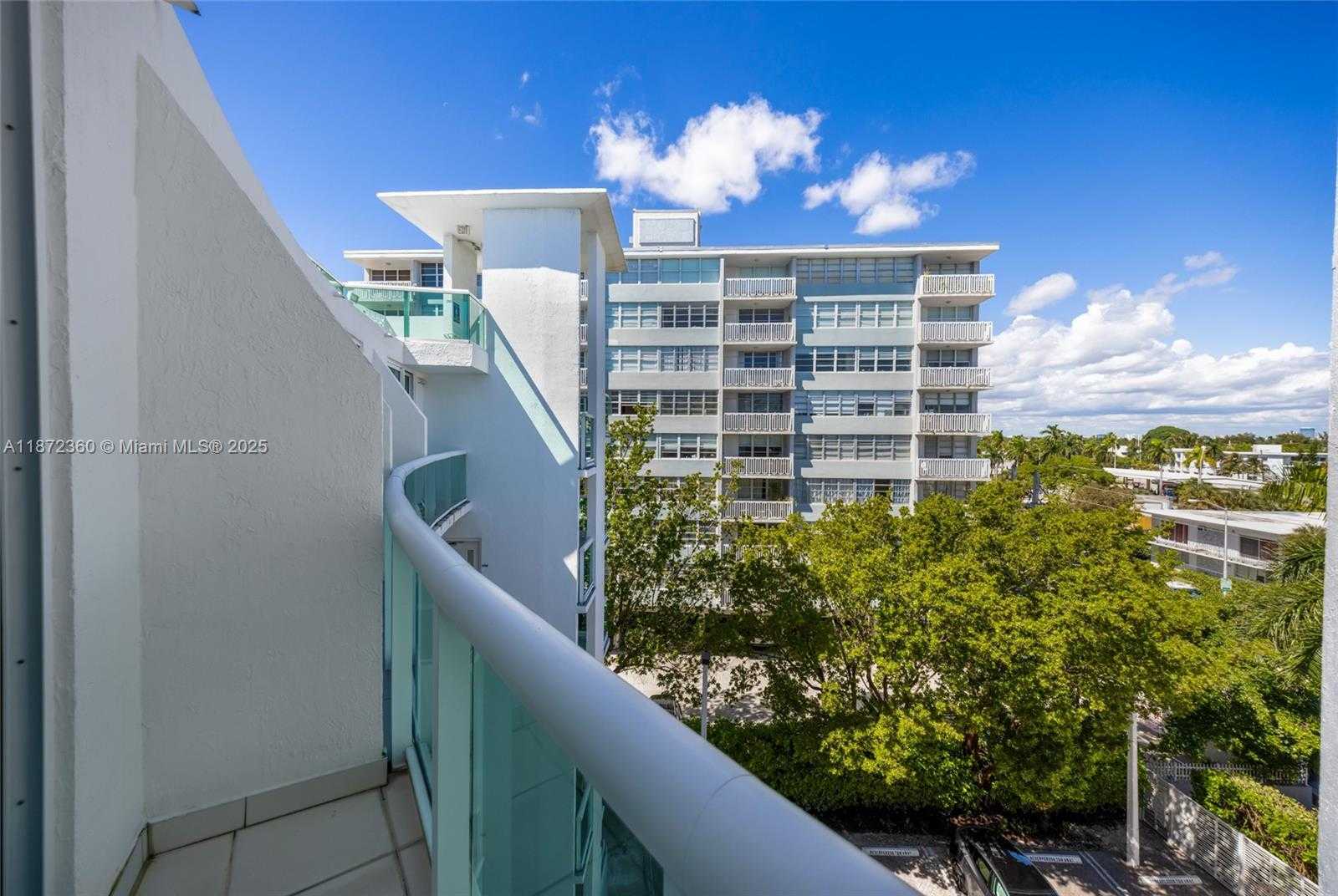 Small Image of 2000 BAY DR #407, Miami Beach Number 30