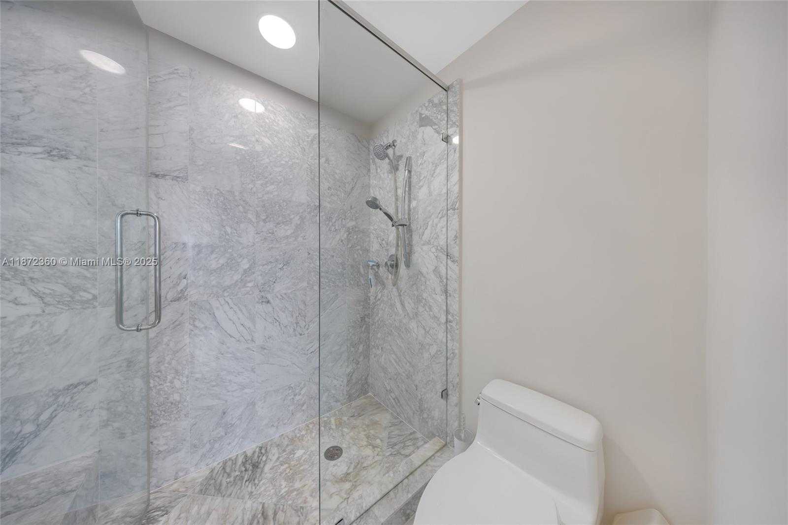 Small Image of 2000 BAY DR #407, Miami Beach Number 32