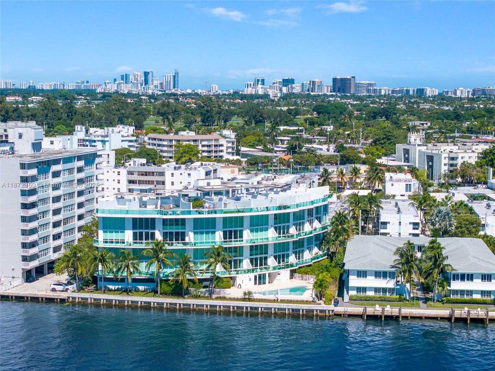 Small Image of 2000 BAY DR #407, Miami Beach Number 59