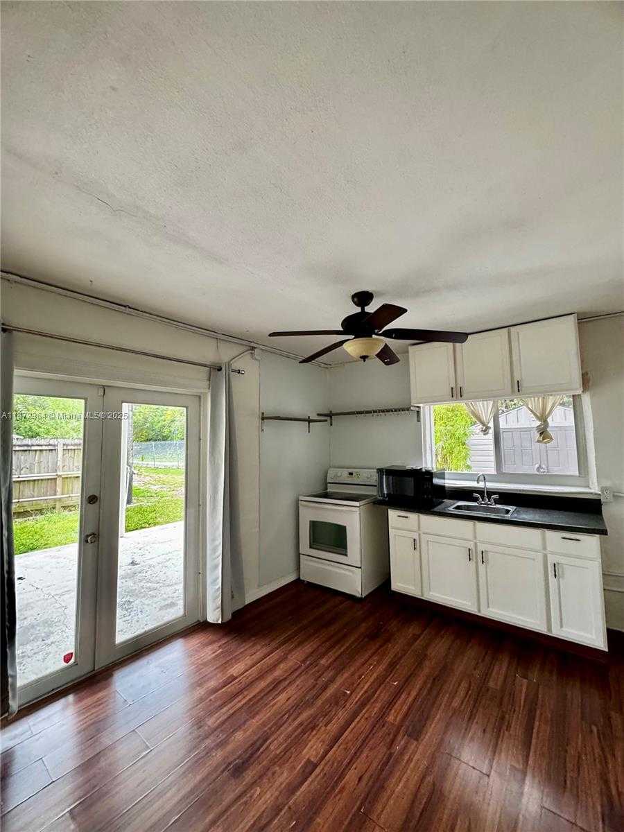 Small Image of 1601 SOUTH WEST 20TH AVE #3, Fort Lauderdale Number 11