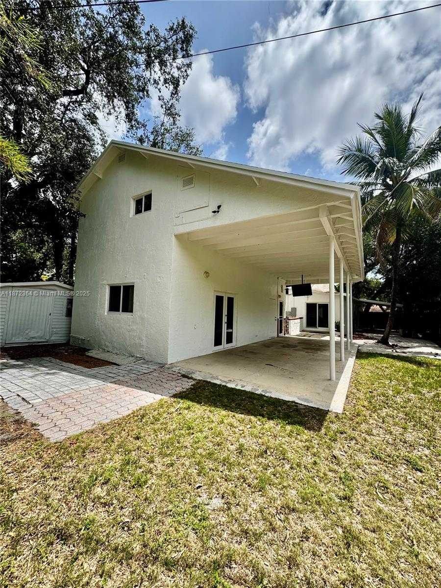 Small Image of 1601 SOUTH WEST 20TH AVE #3, Fort Lauderdale Number 2