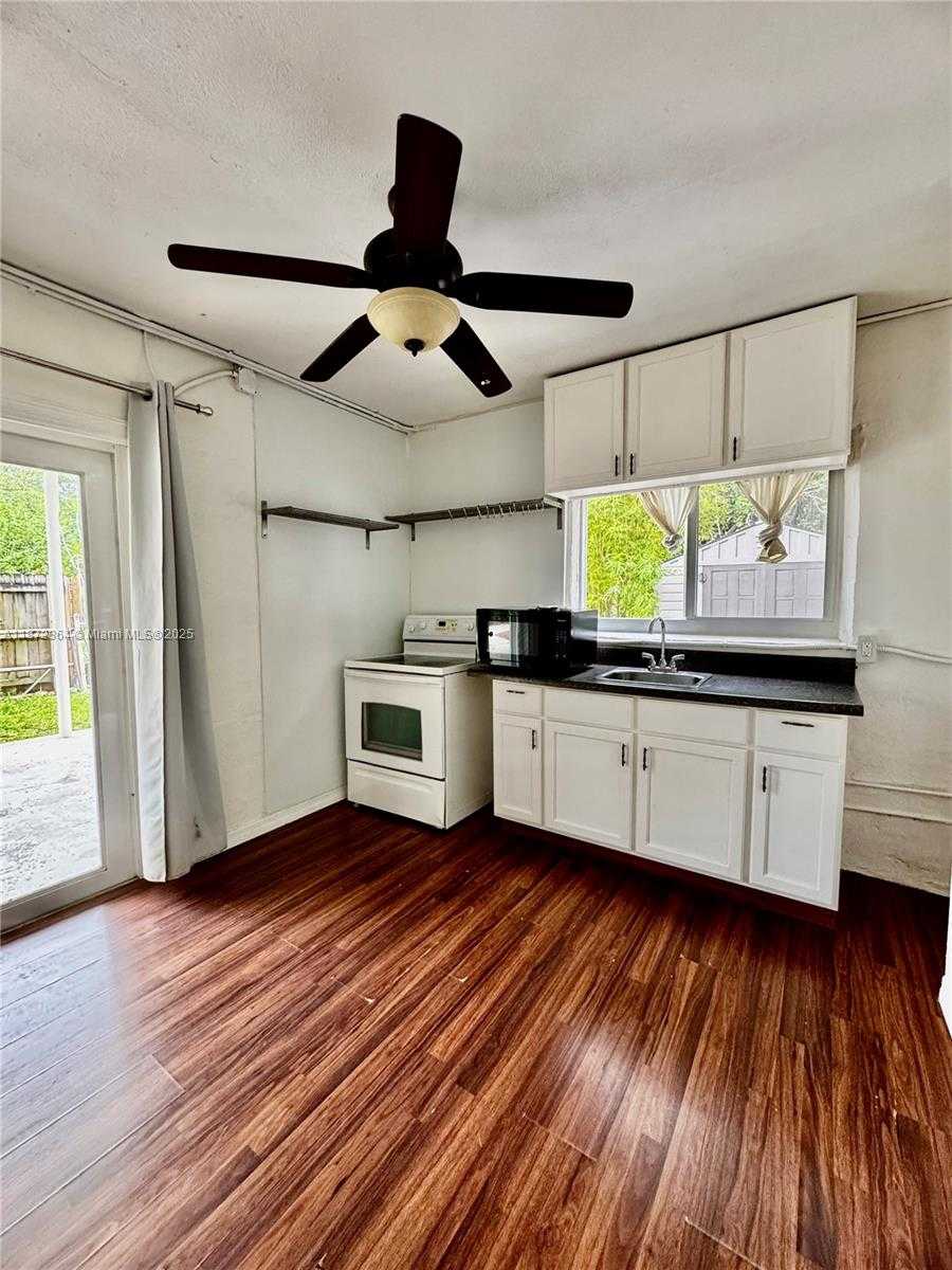 Small Image of 1601 SOUTH WEST 20TH AVE #3, Fort Lauderdale Number 6