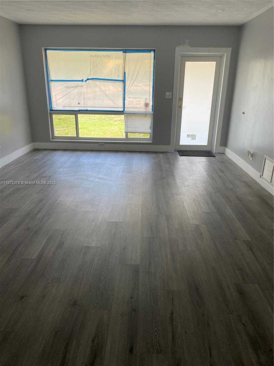 Small Image of 3301 SOUTH WEST 20TH CT, Fort Lauderdale Number 4