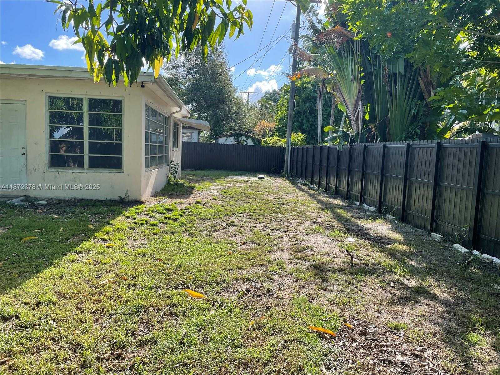Small Image of 3301 SOUTH WEST 20TH CT, Fort Lauderdale Number 6