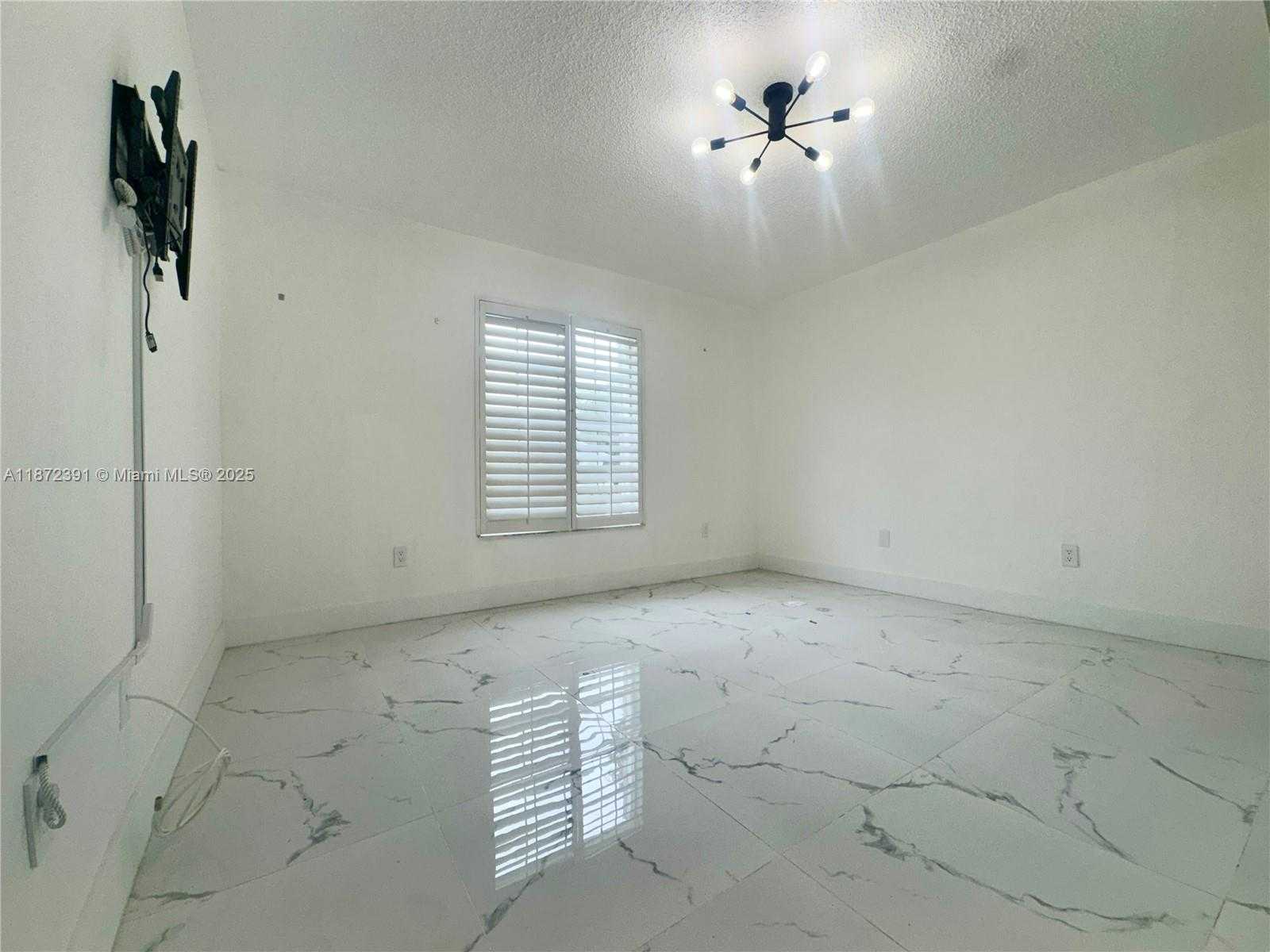 Small Image of 2215 SOUTH EAST 6TH CT, Homestead Number 12
