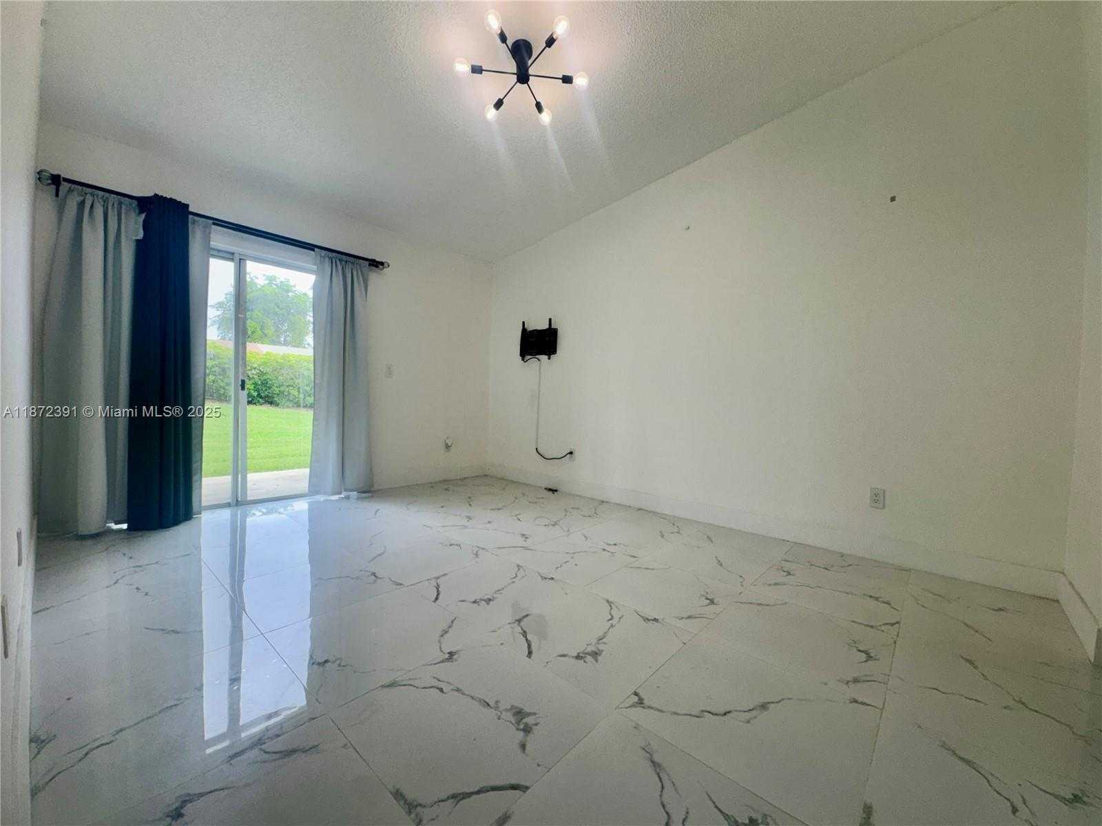 Small Image of 2215 SOUTH EAST 6TH CT, Homestead Number 16