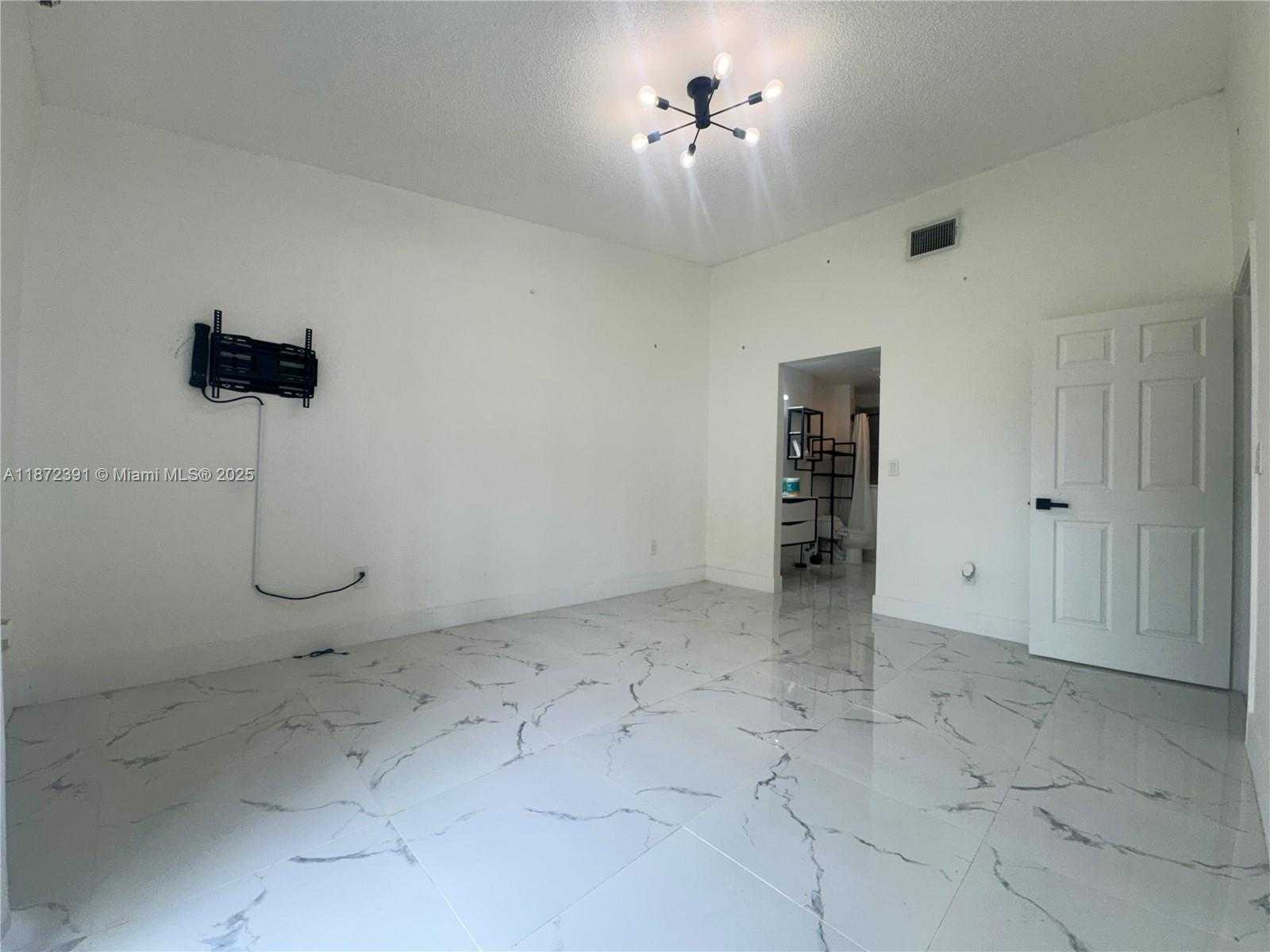 Small Image of 2215 SOUTH EAST 6TH CT, Homestead Number 17